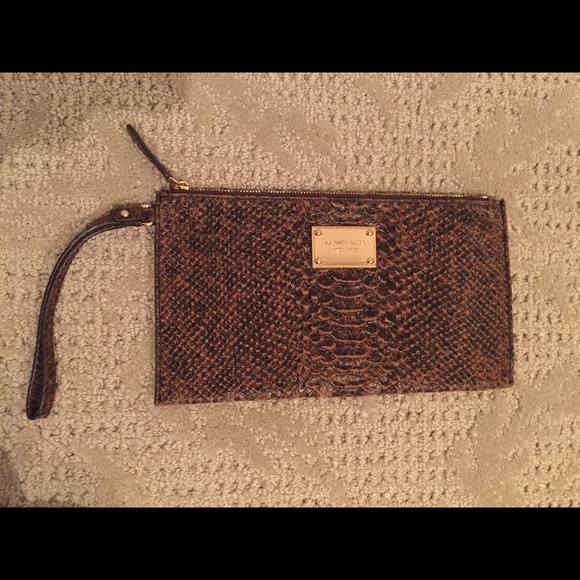 Michael Kors wristlet