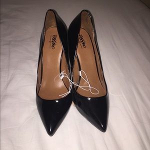 Pointy toe high heels