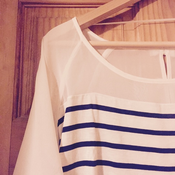 LC Lauren Conrad Tops - FINAL PRICE! Lauren Conrad Mixed Material Bow Top