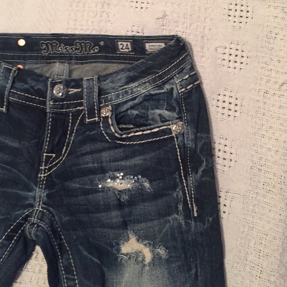 Miss Me Denim Cropped Capris - Picture 1 of 4