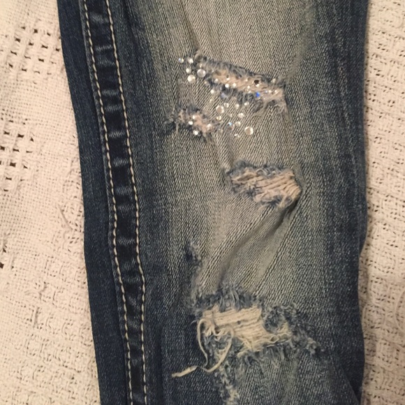 Miss Me Denim Cropped Capris - Picture 3 of 4