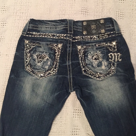 Miss Me Denim Cropped Capris - Picture 4 of 4