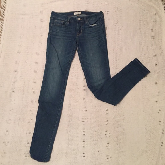 Bullhead denim skinnies size three - Picture 2 of 3