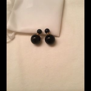 Black pearl earrings