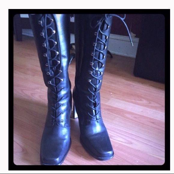 Reposting boots using original picture.