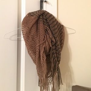 Two tone brown scarf