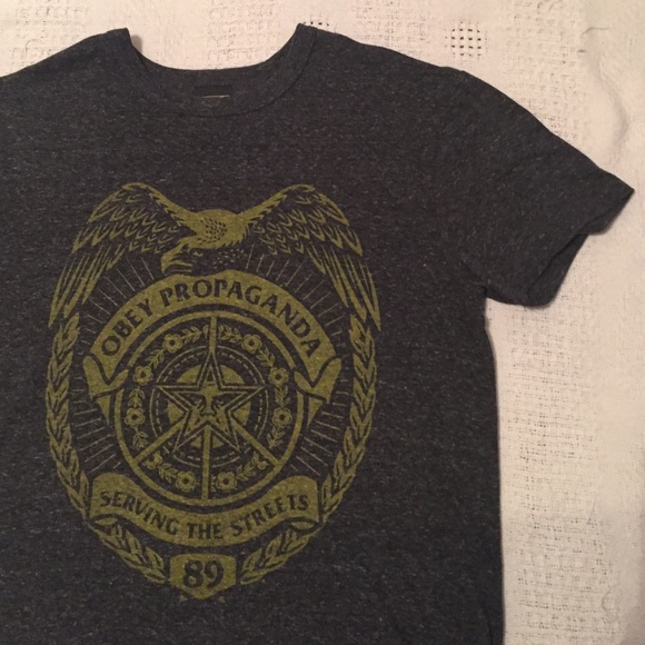Obey Propaganda "Serving the Streets" tee - Picture 1 of 4