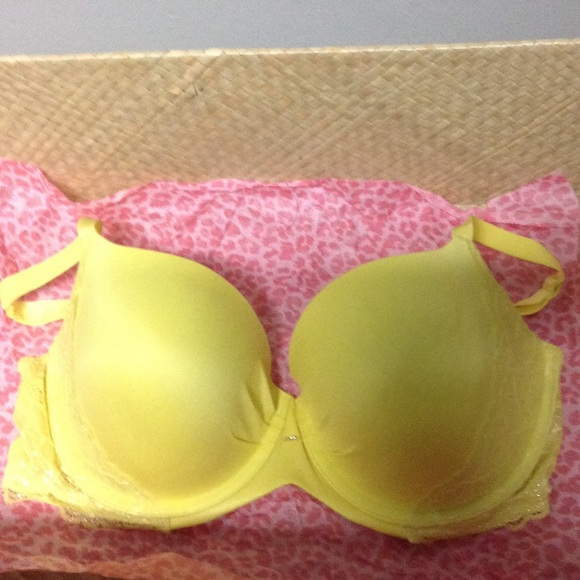 Victoria's Secret Other - ‼SALE️‼️GORGEOUS VICTORIA'S SECRET BRA
