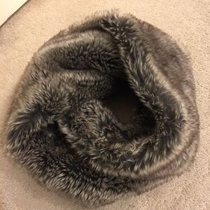 H&M faux fur infinity scarf