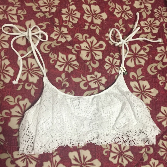 VS PINK Flouncy Swim Top