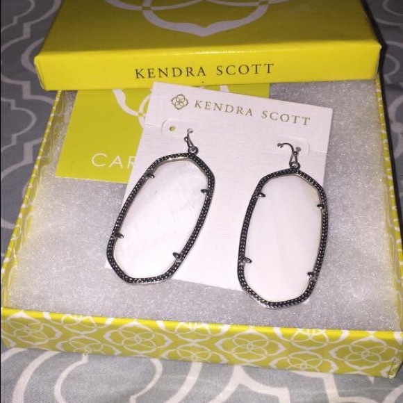 Kendra Scott Danielle earrings