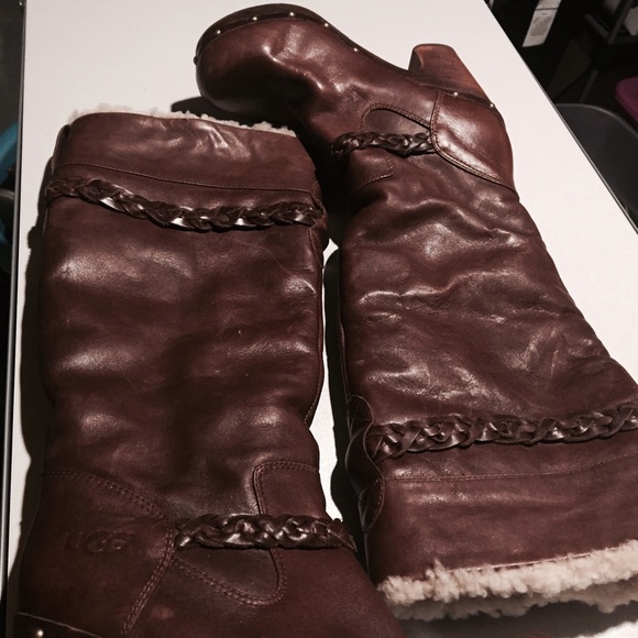 UGG Savanna Boot W7