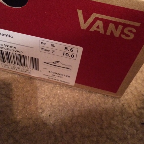 White vans - Picture 2 of 3