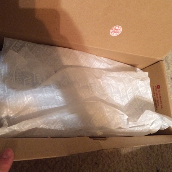 White vans - Picture 3 of 3