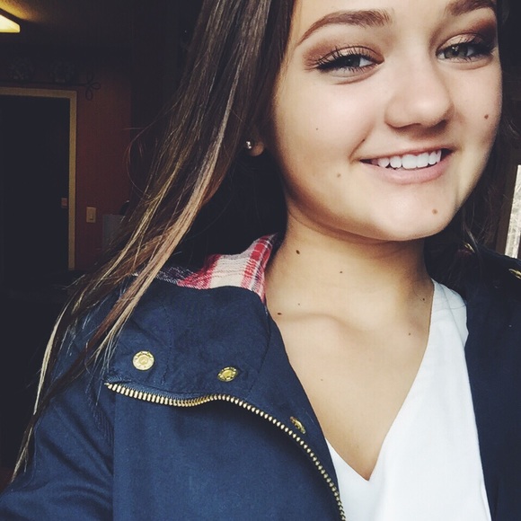 Meet your Posher, Maddie - Picture 1 of 1