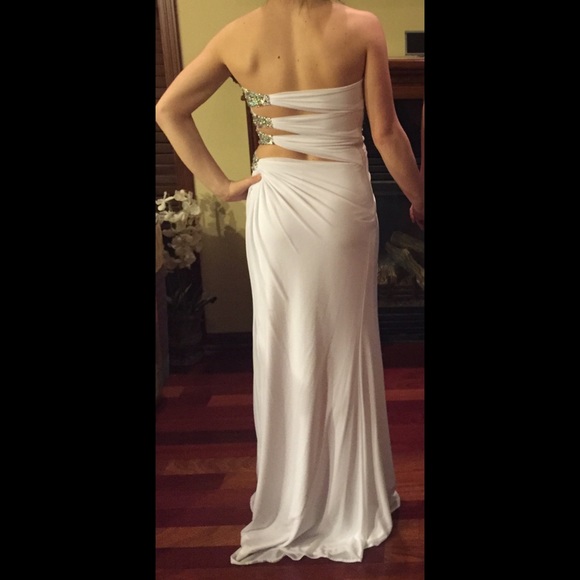 Long, white, la femme dress in great condition