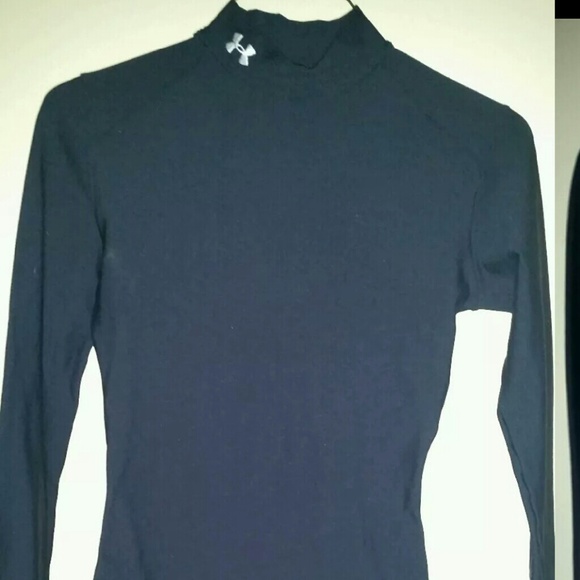 Underarmour fitted long sleeve tee shirt