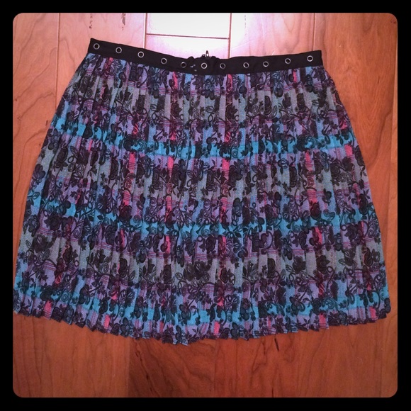Multicolored patterned skirt