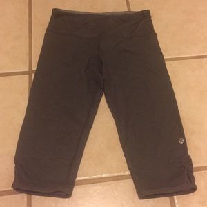 Lululemon capri workout pants