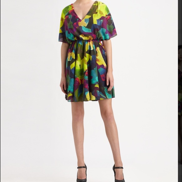 Alice + Olivia Dresses & Skirts - Alice + Olivia Multicolor Kyra Print Dolman Dress