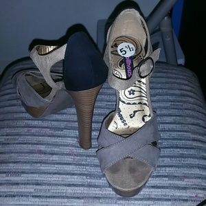Dollhouse shoes