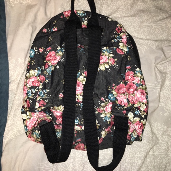 Floral Backpack - Picture 3 of 4
