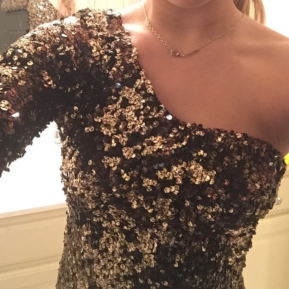 Gold and black sequin one shoulder dress - Picture 3 of 4
