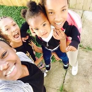 Meet your Posher, Toni