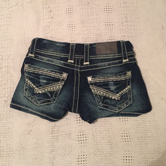 BKE Sabrina 24 Short - Picture 2 of 4