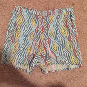 Patterned shorts