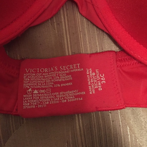 Red VS bra - Picture 2 of 2