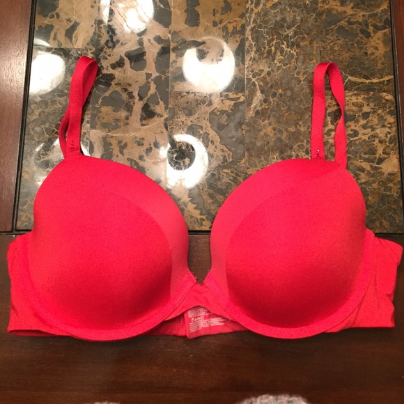 Red VS bra