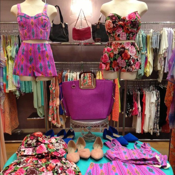 Meet your Posher, Tricia - Picture 2 of 4