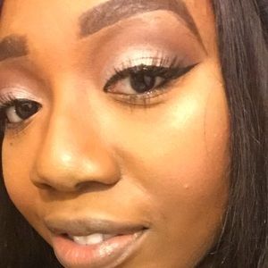 Meet your Posher, Deidra