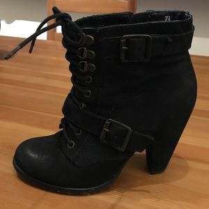 Seychelles "romance" black booties size 7.5
