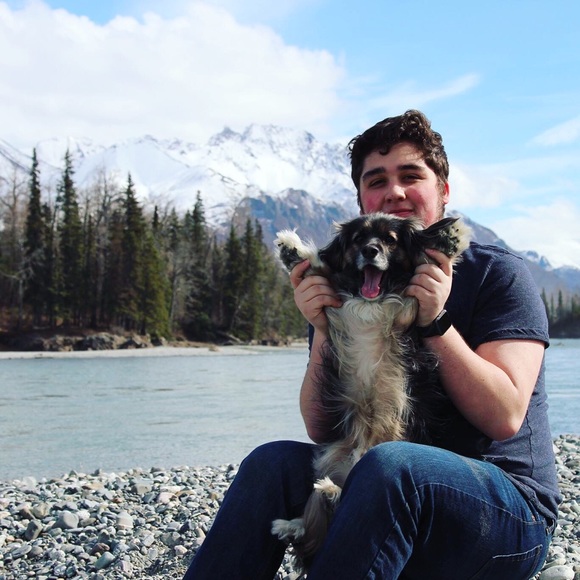 Meet your Posher, Ash - Picture 3 of 4