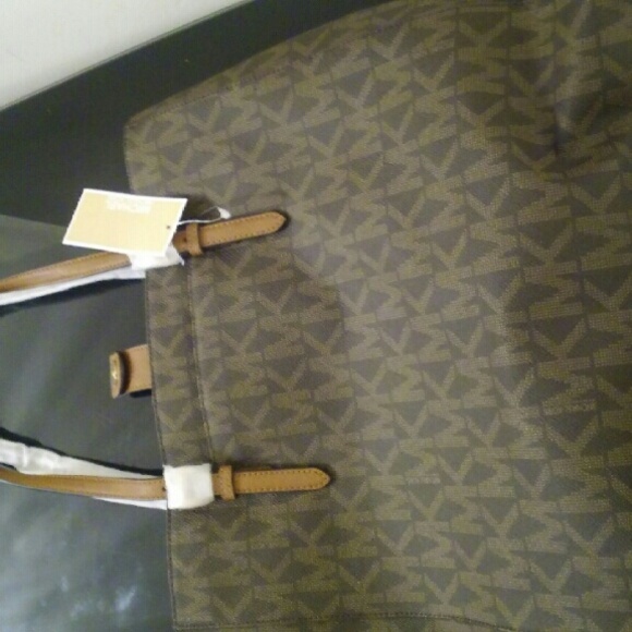 Authentic micheal kors tote bag - Picture 2 of 3