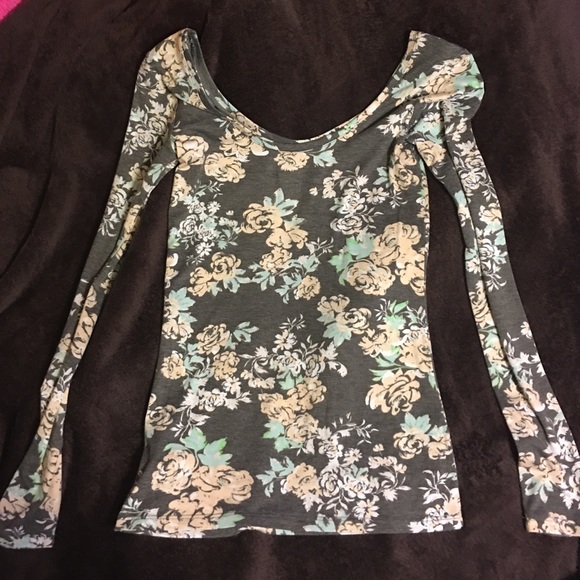 Slight off the shoulder top from PACSUN!