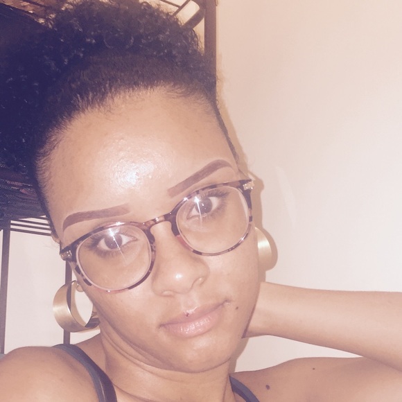 Meet your Posher, Eunice