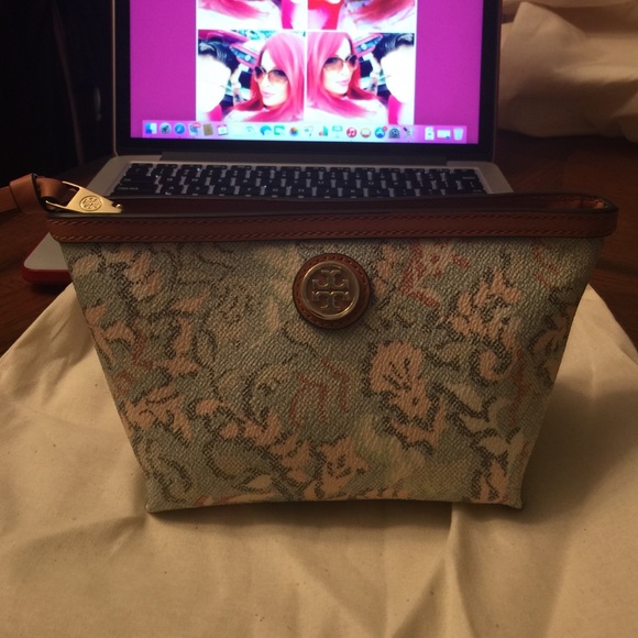 Authentic Tory Burch dahlia make up tote