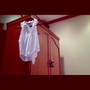 Sleeveless button up