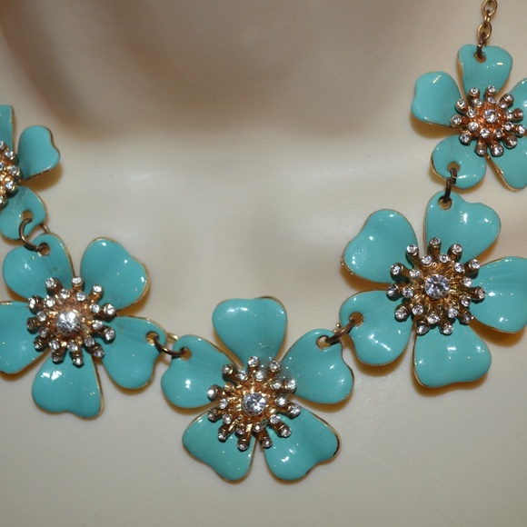 Meet your Posher, Nadia - Picture 4 of 8