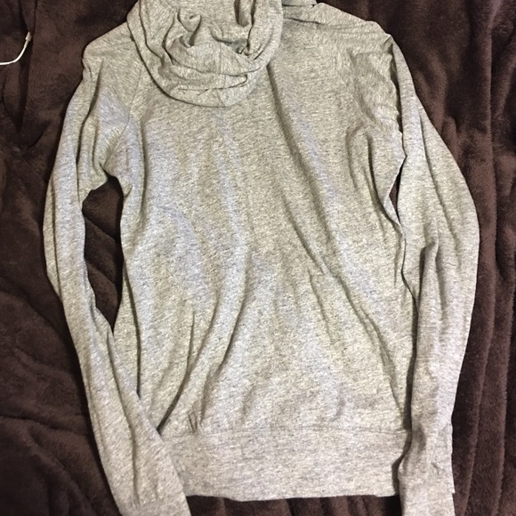 CUTEST Nike sweatshirt, literally! - Picture 3 of 4