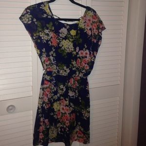Floral dress/ never worn