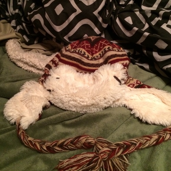 Muk Luks snow hat