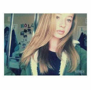 Meet your Posher, Holly