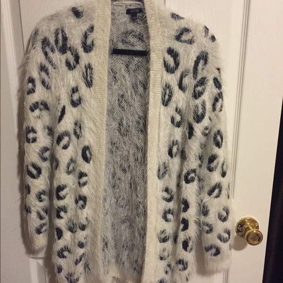Furry Chetah Print Cardigan
