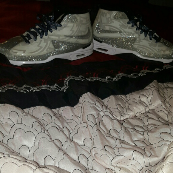 Glitter Nike special edition 8.5 men 10.5 women - Picture 2 of 4