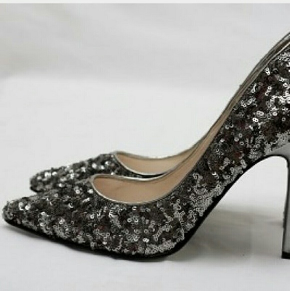 E Live from the red carpet heels