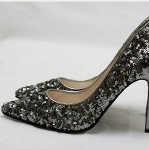 E Live from the red carpet heels